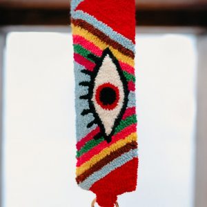 BANDOULIÈRE-BRODÉE-OEIL-ROUGE-BLEU-PASTEL-MARRON-1