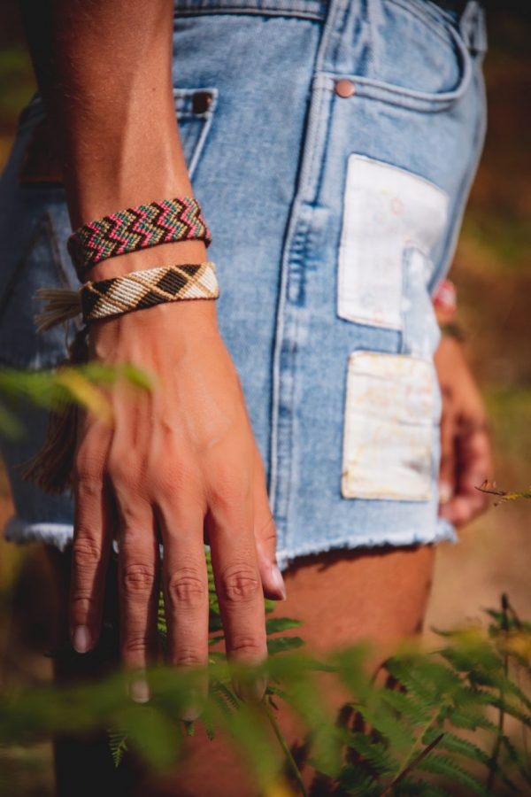 Bracelet colorés et tissés à la main