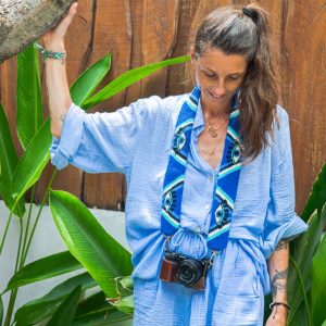 Bandoulière brodée Nouméa tons bleus et blanc