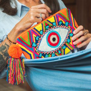 Pochette Wayuu brodée à la main avec un motif oeil