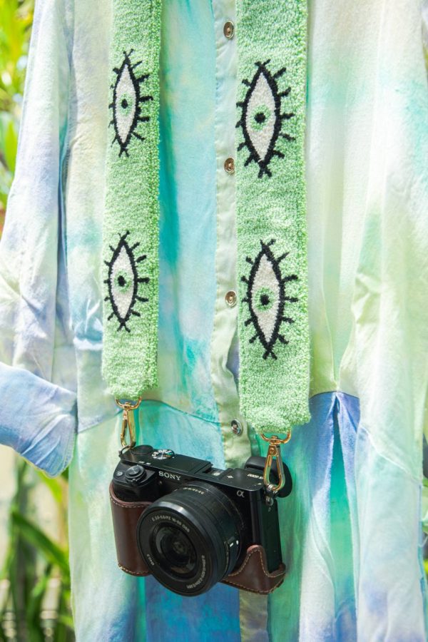 Bandoulière brodée vert pastel au motif oeil