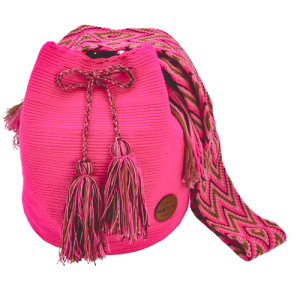 Sac bandoulière rose avec une anse tissée